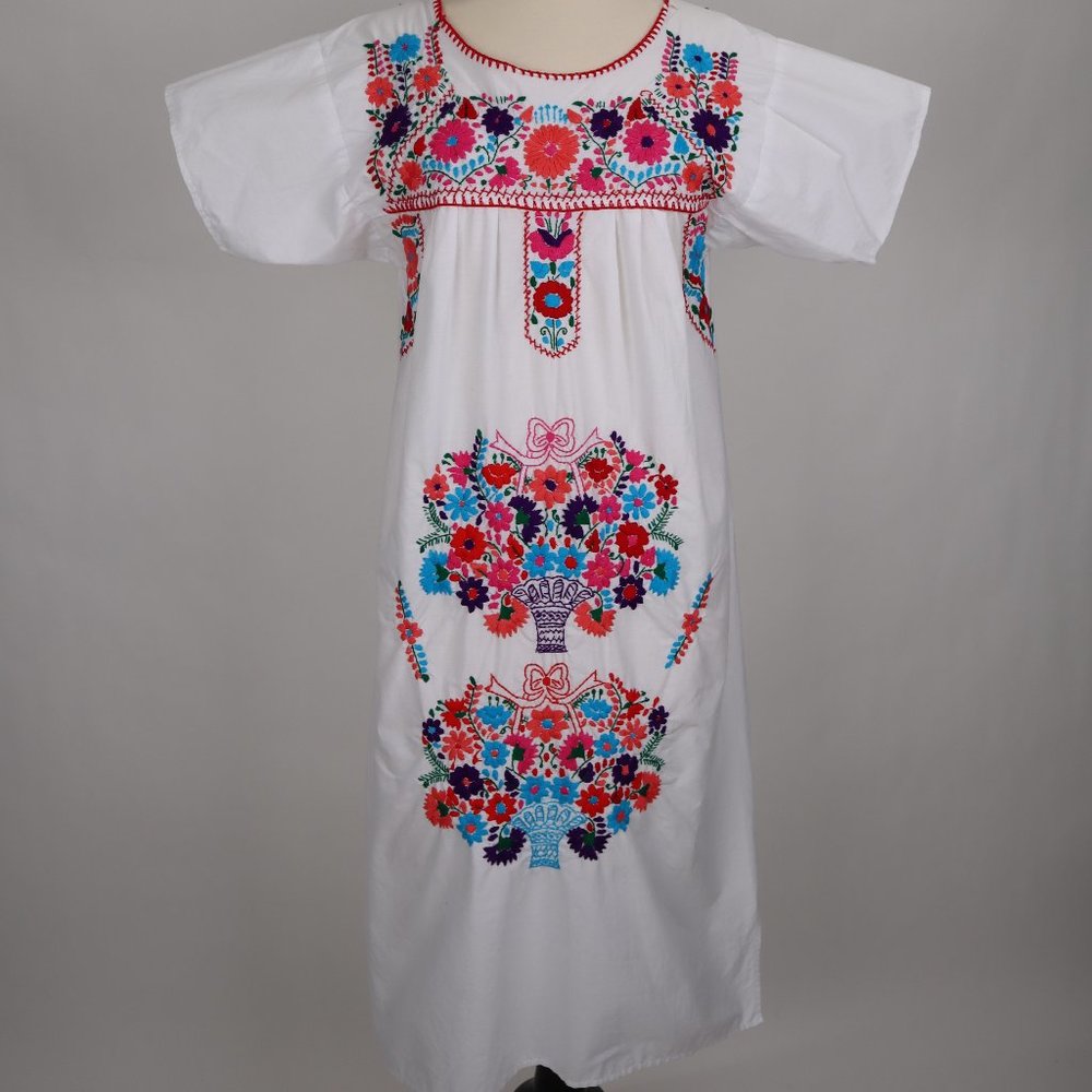 Vtg Mexican Embroidered Floral Caftan Hippie Dress Beach Cover Up Boho Prairie